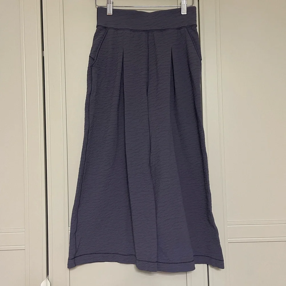 Lululemon Can You Feel The Pleat Crop in Moonwalk - Picture 14 of 15